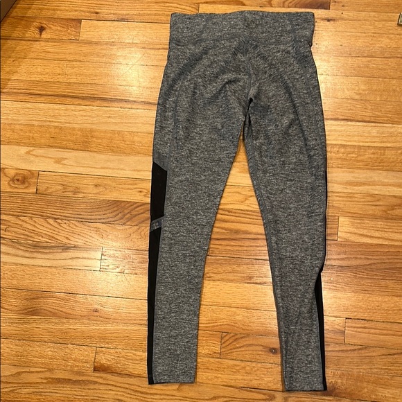 Victoria's Secret Pink Ultimate Leggings, grey with black, size S. - Picture 7 of 10